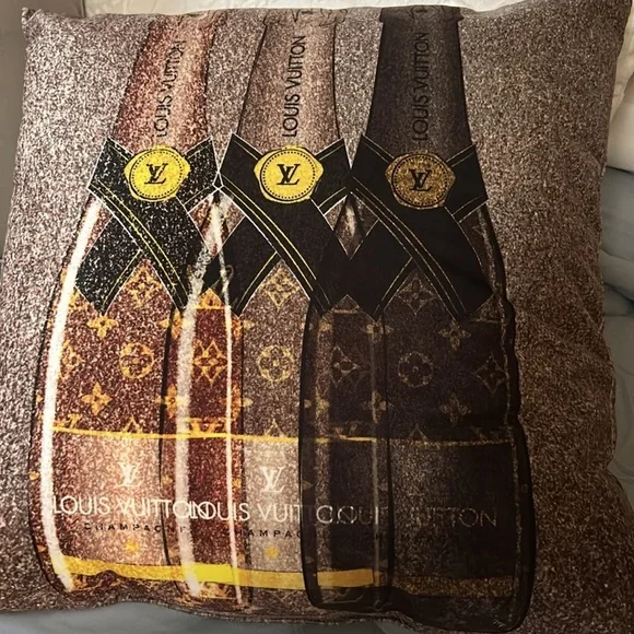 Decorative Pillows SET of 3. NON Branded New Out Of Package. - Picture 11 of 11